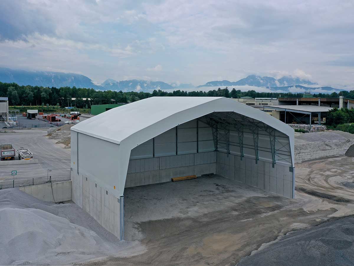 Gitterträgerhallen als Lagerhallen für Industrie und Baugewerbe