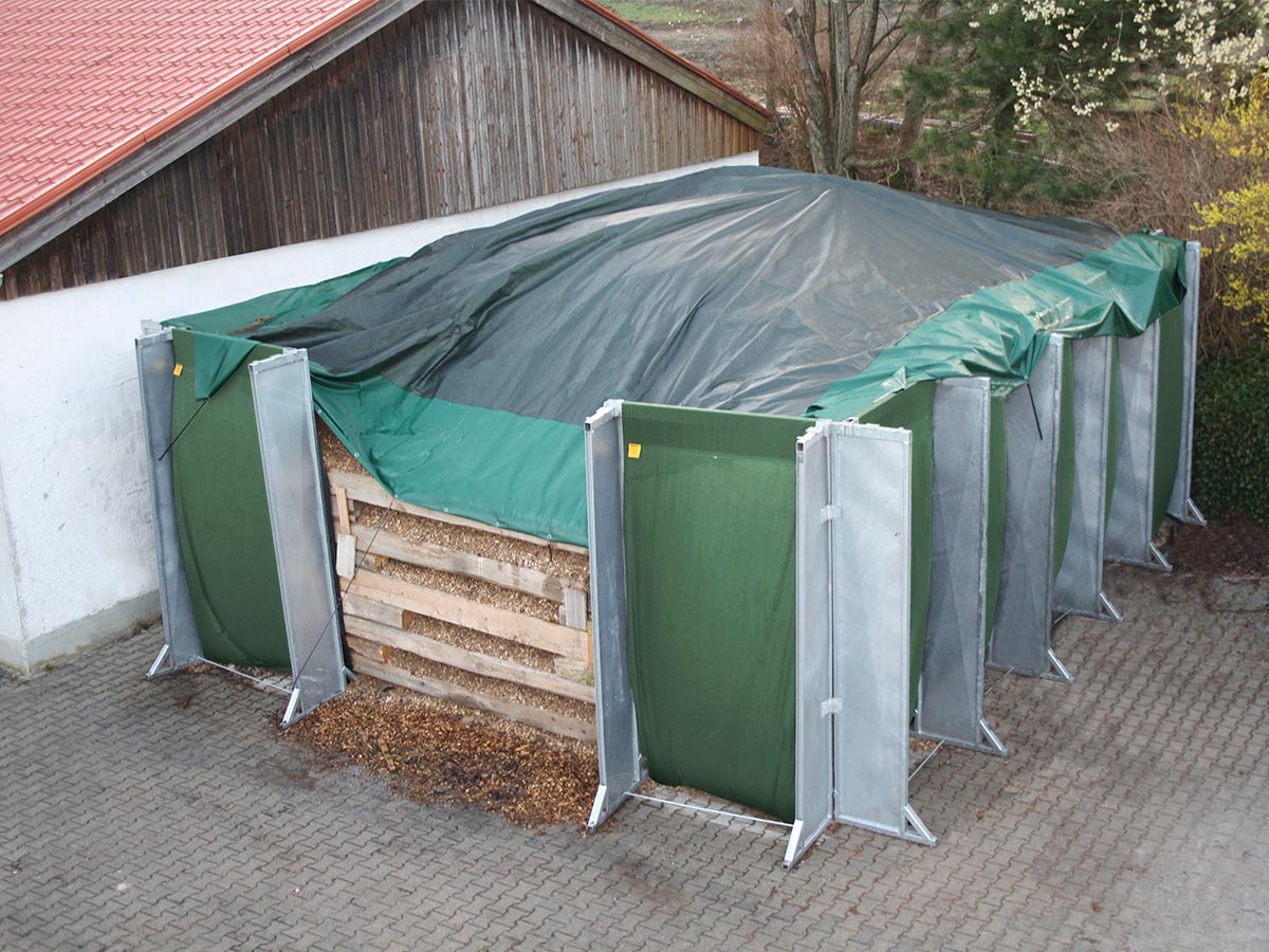 Schüttgutlager mit mobilen Wänden