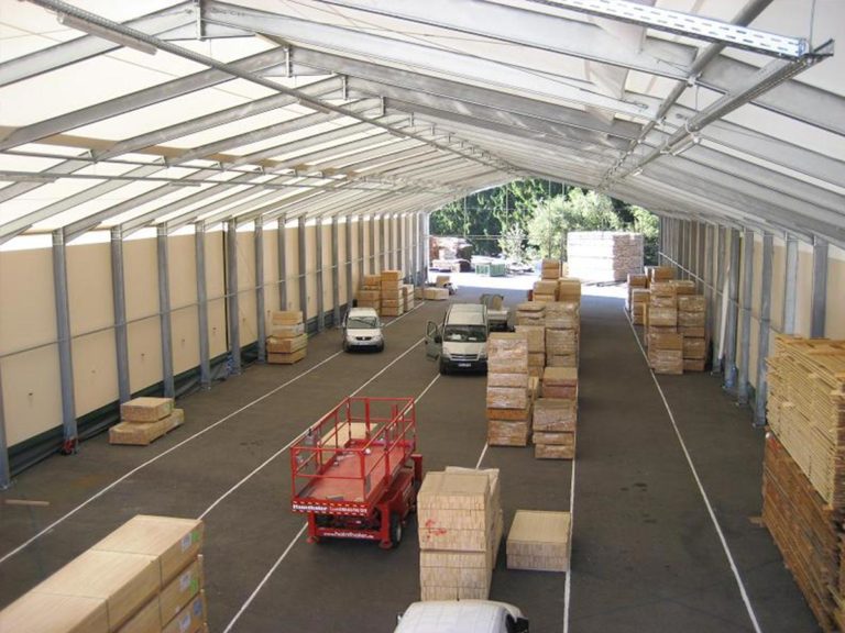 AGROTEL Holzlagerhallen überzeugen mit großer freitragender Spannweite und enormer Einfahrtshöhe
