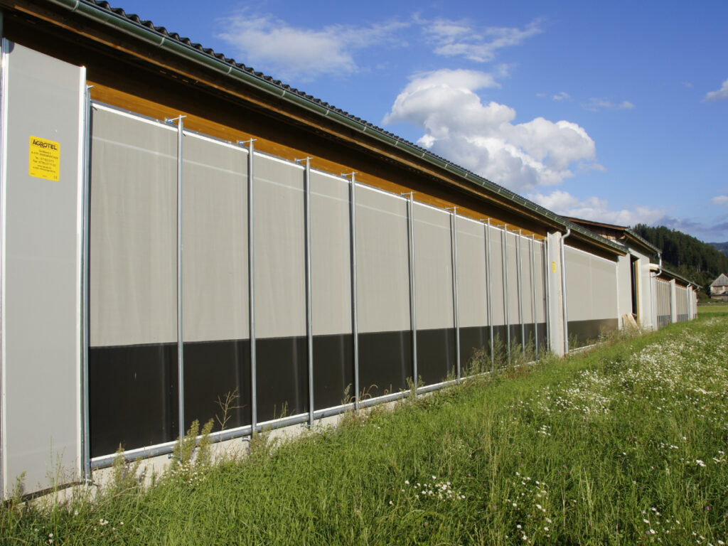 AGROTEL doppeltes Windschutzsystem zur Belüftung, Isolierung und wahlweise Verdunkelung