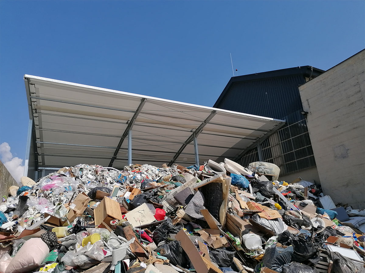 Pultdachhalle als Boxenüberdachung für Recycling