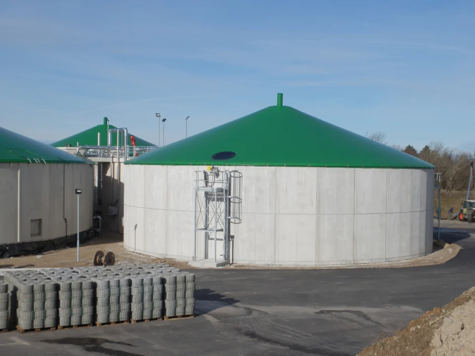 Gasdichtes Biogasdach auf Stahlbeton Behälter
