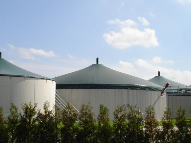 Biogasanlage mit gasdichter Abdeckung