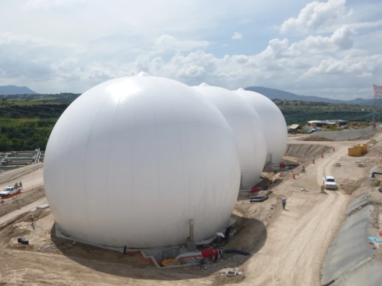 Freistehender Doppelmembran Gasspeicher Ceno