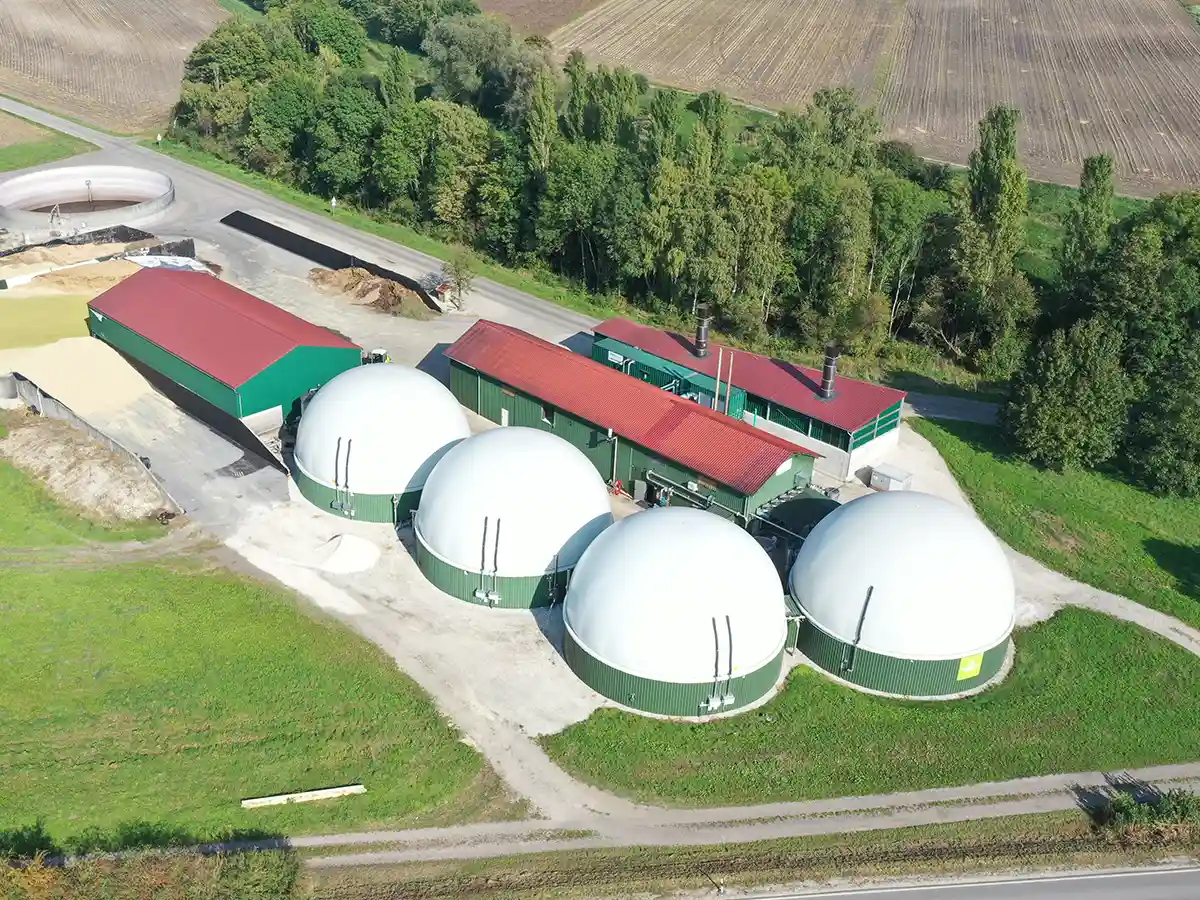 Biogasanlage Neudecker mit vier AGROTEL CenoTec Doppelmembrangasspeichern