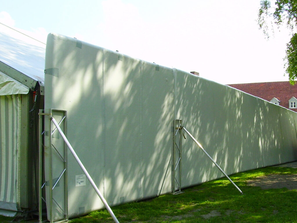 Mobile L rmschutzwand Ceno Wall Schallschutz Mit AGROTEL mobile-l-rmschutzwand-ceno-wall-schallschutz-mit-agrotel
