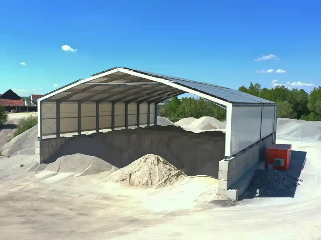 Textile Satteldachhalle von AGROTEL auf Betonblocksteinen