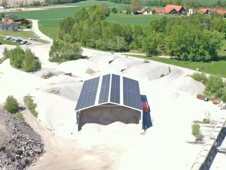 PV-Anlage auf textiler Schüttguthalle von AGROTEL