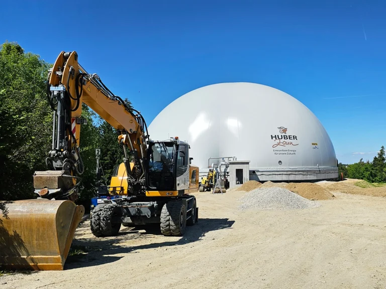 AGROTEL CenoTec Doppelmembrangasspeicher mit Logodruck nach Fertigstellung 2024