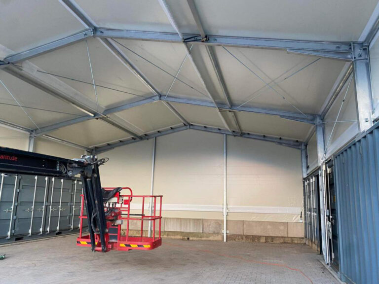 Innenansicht Containerüberdachung