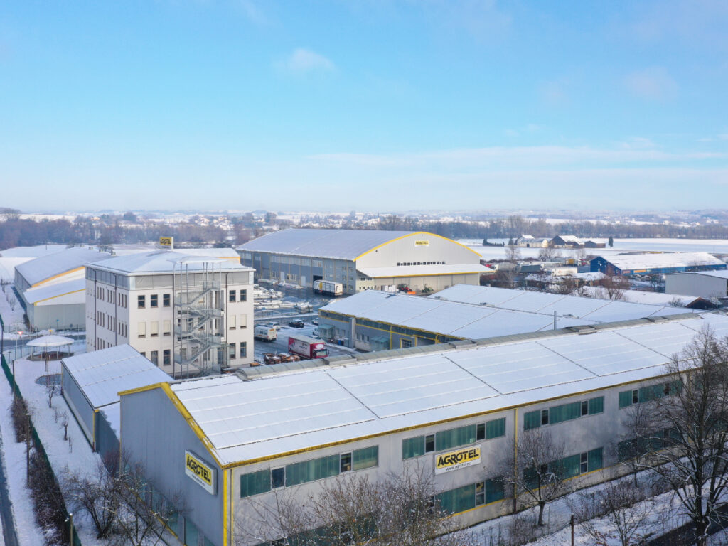 AGROTEL Betriebsgelände im Schnee