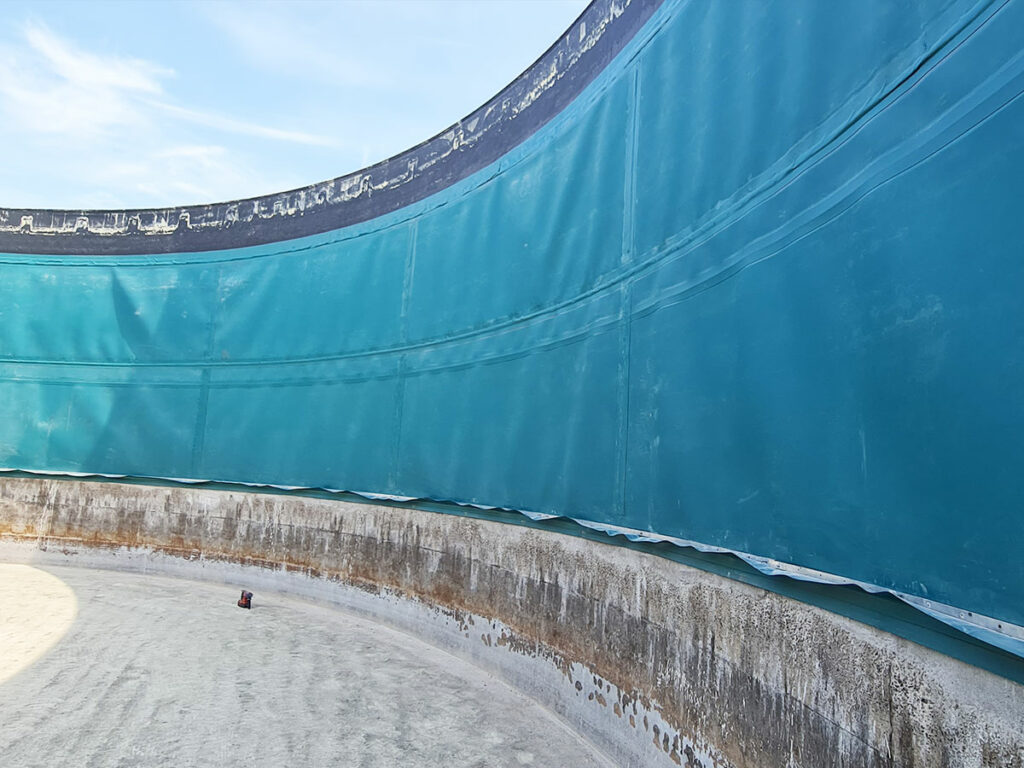 SaniTarp Beton-Sanierung schützt die Innenwand von Biogasbehältern vor Korrosion